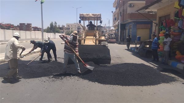 استجابة لشكاوى المواطنين، تركيب مطبات صناعية بشارع فايد الجديد بالإسماعيلية