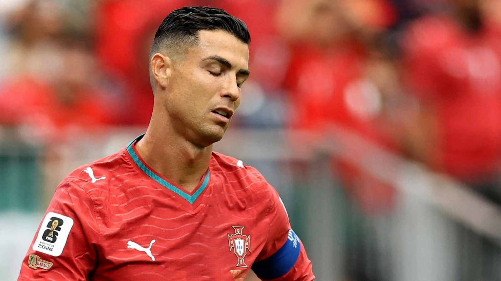 ثاني أسوأ لاعب في المباراة.. لاعب الكونغو: رونالدو لم يعد كما كان