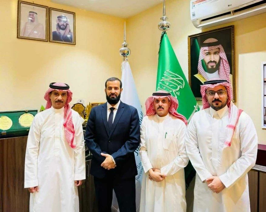 محافظ أبين و«البرنامج السعودي» يناقشان المشاريع التنموية