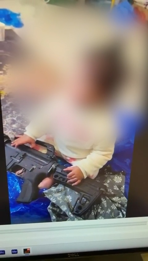 من سلاح بيد طفل إلى لائحة اتهام خطيرة: الشرطة تكشف قضية أسلحة غير مشروعة في عرعرة النقب