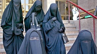 محامية بالنقض: النقاب يجب أن يخضع لضوابط لا منع مطلق