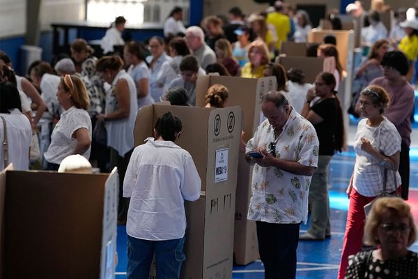 جولة ثانية حاسمة في الانتخابات الرئاسية الكولومبية