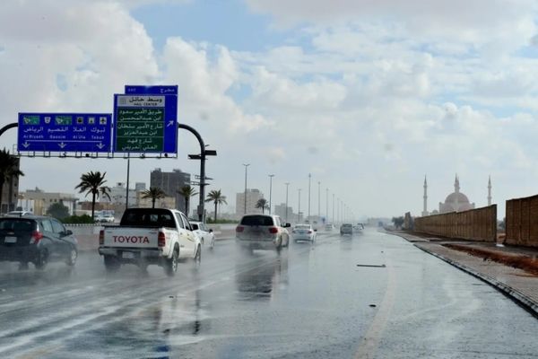 أمطار رعدية غزيرة على معظم مناطق المملكة