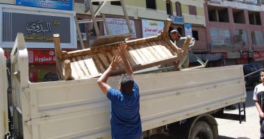 ضبط وتحرير 70 محضر إشغالات خلال حملة مكبرة بمركز أخميم فى سوهاج