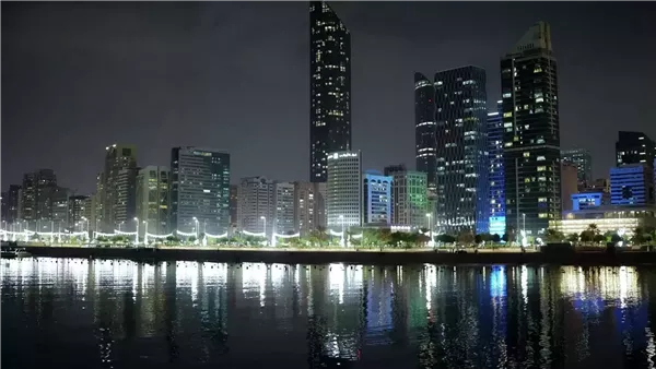 وول ستريت جورنال: الإمارات تدرس تجميد أصول إيرانية بمليارات الدولارات لمعاقبة طهران على هجماتها