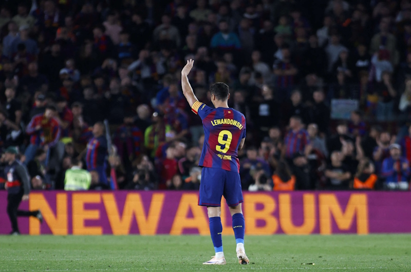 برشلونة يقسو على بيتيس بثلاثية في ليلة وداع ليفاندوفسكي