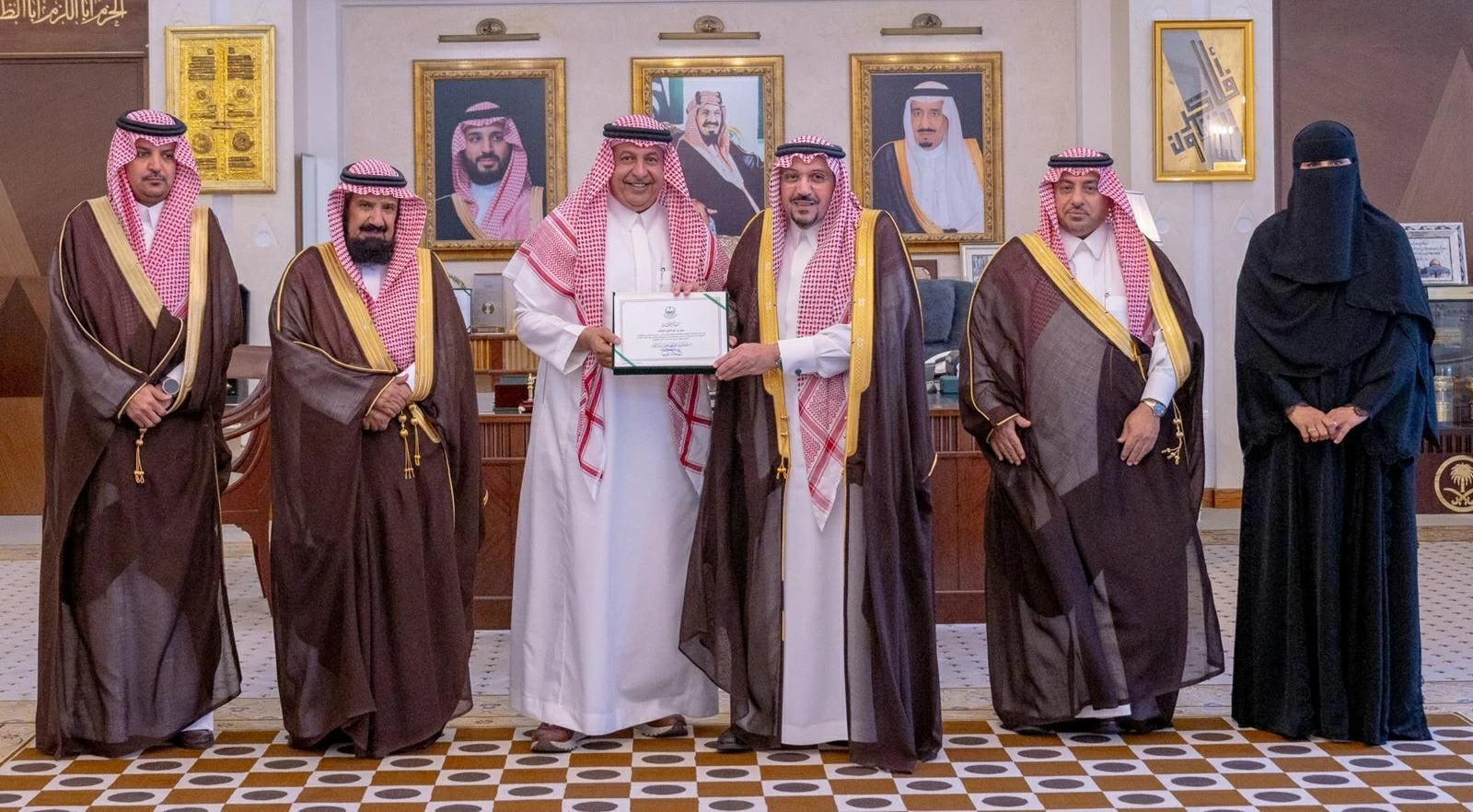 أمير القصيم يستقبل المشاركين في المخيم الرمضاني لإفطار الصائمين