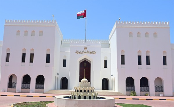 سلطنة عمان تدين الاعتداءات على السفارة الإماراتية في دمشق