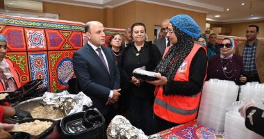 مقرر القومي للمرأة بالغربية: مطبخ المصرية بإيد بناتها يجهز 350 وجبة إفطار يوميا للسيدات الأرامل والمعيلات.. أميرة التطاوي: ندرب 15 سيدة على إعداد الطعام.. والأوقاف تدعم المطبخ باللحوم ونستهدف تجهيز 77