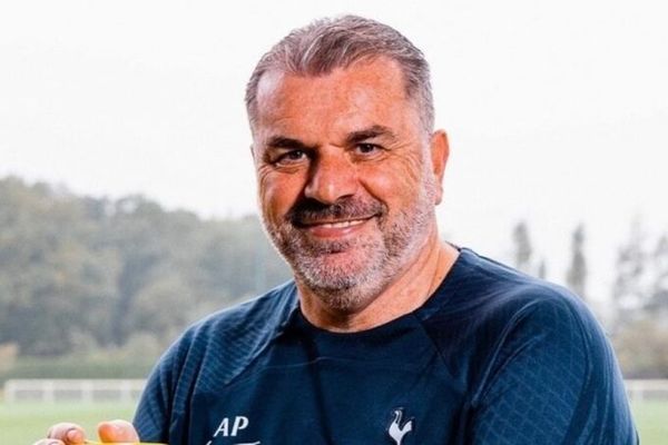 نادي النصر السّعودي يعلن رسميًّا تعاقده مع المدرّب الأسترالي أنجي بوستيكوجلو