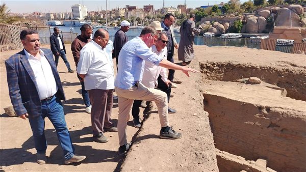 أمين "الأعلى للآثار" يتفقد مواقع أسوان التاريخية ويشدد على تطوير الخدمات والحفاظ على التراث