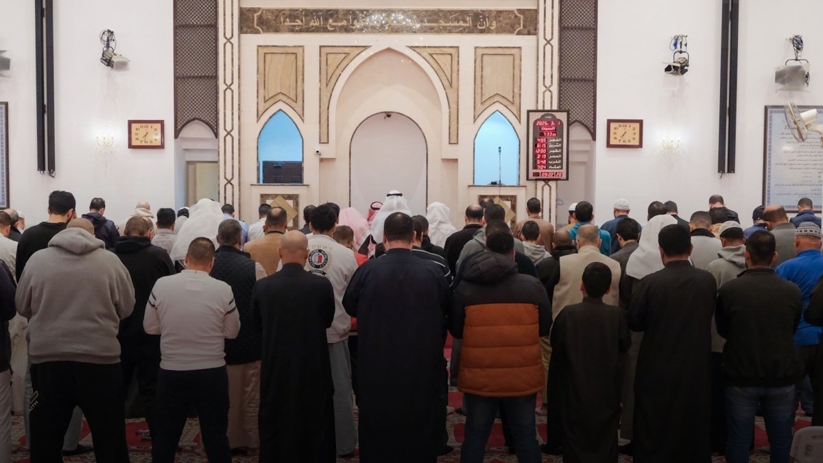 السماح بإقامة التراويح والقيام.. مع تحديد مدة الصلاة