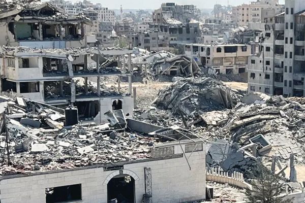 الاحتلال ينسف منازل في غزة