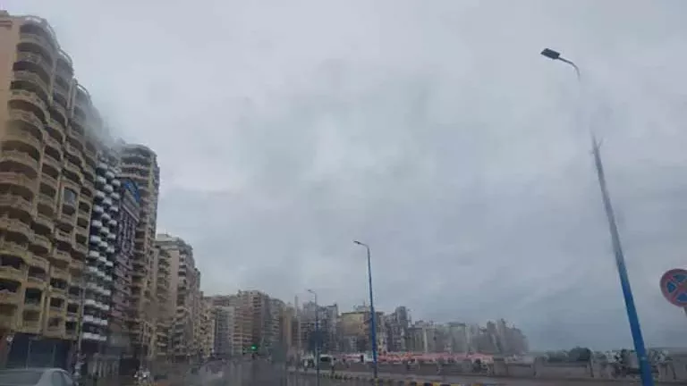الأرصاد تُحذر المواطنين: سحب يصاحبها فرص لسقوط أمطار على هذه المناطق