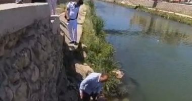 وزيرة البيئة: التحفظ على سيارة نقل تلقى مخلفات سائلة بمصرف القلعة بالإسكندرية