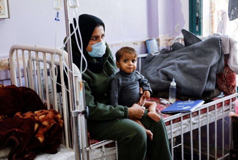 غزة.. تحذيرات من توقف خدمات مستشفى “شهداء الأقصى”