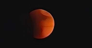 خسوف القمر الكلى 2026 فى رمضان.. آخر قمر دموى قبل 2028