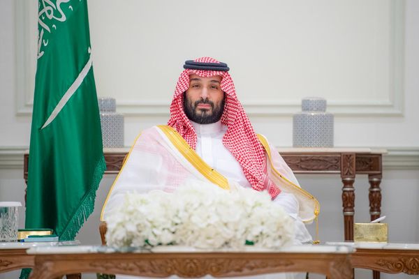 ولي العهد يستقبل في المدينة المنورة أصحاب الفضيلة العلماء والمعالي وجمعًا من المواطنين