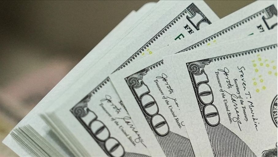 الدولار يتراجع وسط حديث عن اتفاق أميركي إيراني