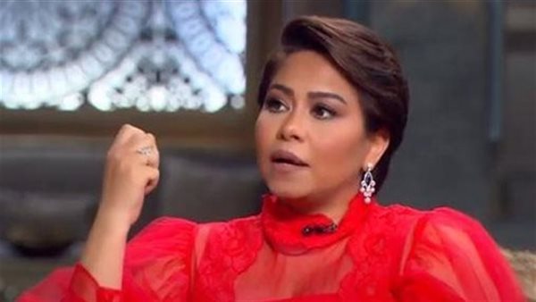 محمود الليثي باكيًا: "لما شيرين كلمتني سيبت اللي في إيدي وجريت"، والفنانة تعلق