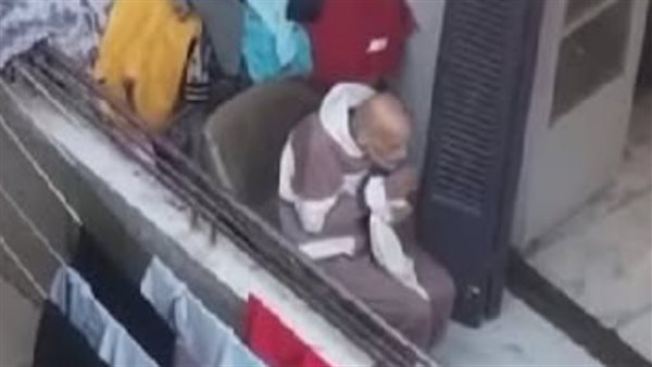 بعد القبض عليها، 3 قرارات ضد صاحبة دار مسنين قيدت نزيلا داخل شرفة بمصر الجديدة