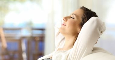 5 خطوات عملية بسيطة تساعدك فى الشعور بالرضا عن النفس