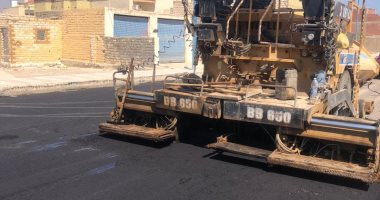 مطروح تستعد لموسم الصيف.. مشروعات خدمية وتنموية لخدمة السياحة والاستثمار.. تطوير ورفع كفاءة شارع علم الروم بطول 10 كيلومترات.. مد شبكات المرافق لإنهاء أعمال الرصف وتوسعة المدخل الشرقى للمدينة