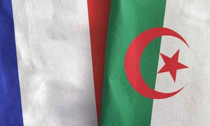 لوفيغارو: عملية إعادة الجزائريين المرحلين من فرنسا استؤنفت دون ضجة بعد أشهر من التعطيل