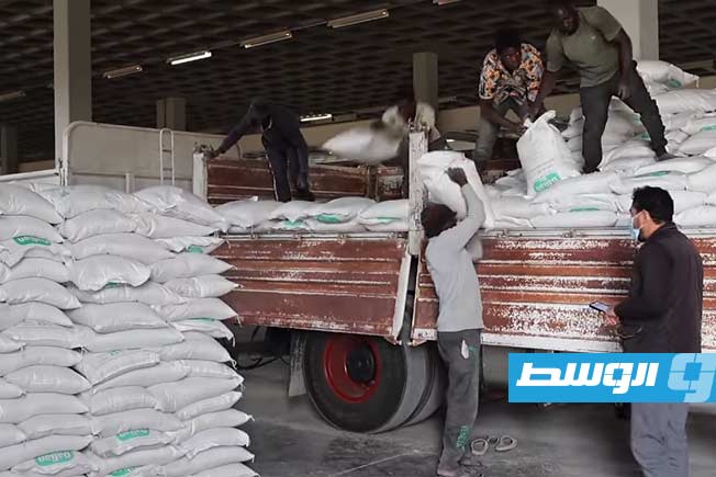 السلع الأساسية المدعمة تصل إلى الجمعيات التعاونية في سرت