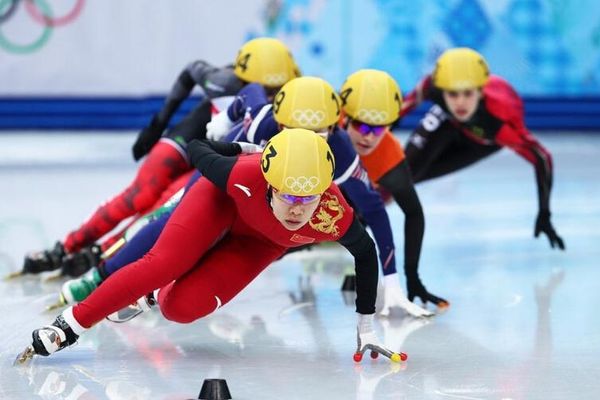 الصيني نينج يحرز ذهبية سباق 1500 متر في التزلج السريع برقم قياسي أولمبي