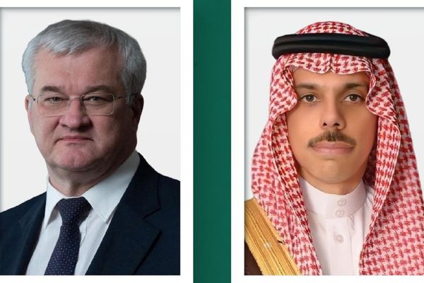 هاتفيًا... فيصل بن فرحان ووزير خارجية أوكرانيا يبحثان مستجدات التصعيد في المنطقة
