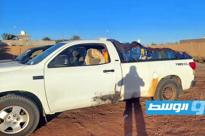 توقيف سيارتين خلال محاولة تهريب بنزين في الكفرة