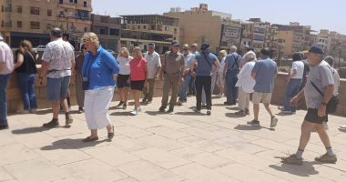 وفود أجنبية من حول العالم يستمتعون بسحر طريق الكباش الفرعونى بالأقصر