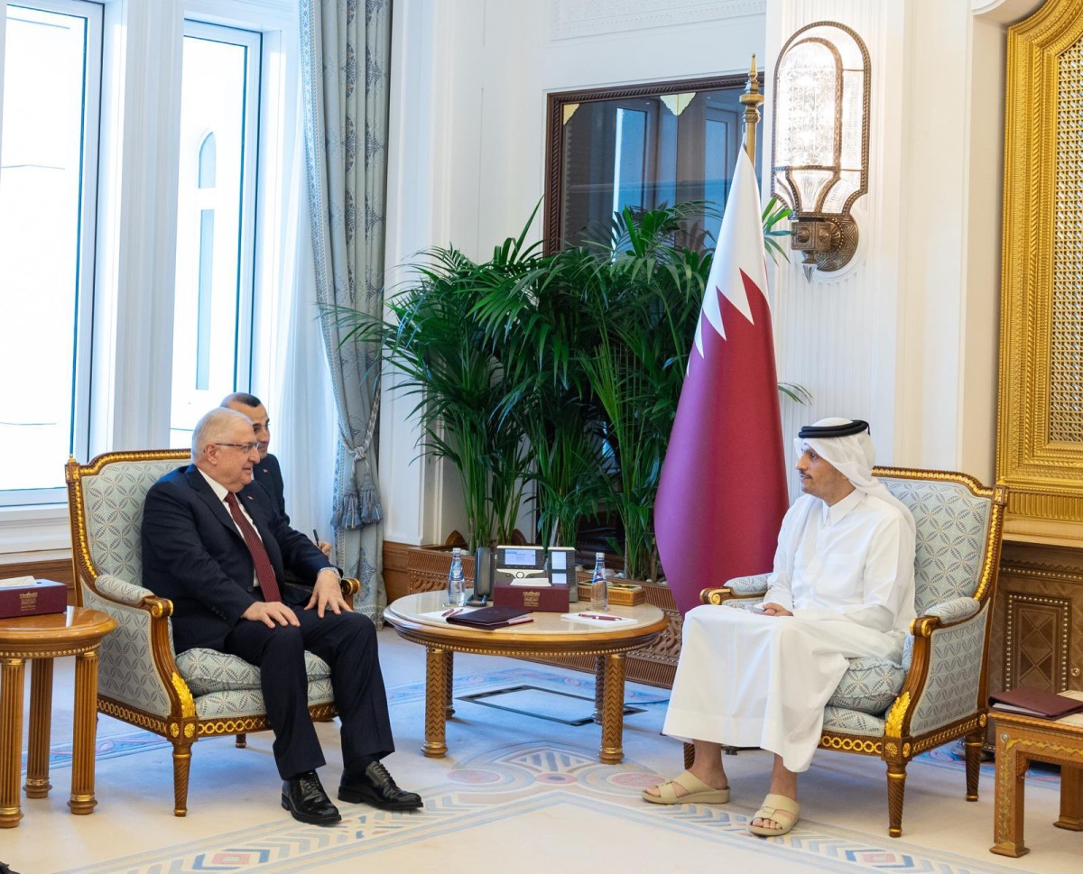 ‫ رئيس مجلس الوزراء وزير الخارجية يستقبل وزير الدفاع الوطني التركي
