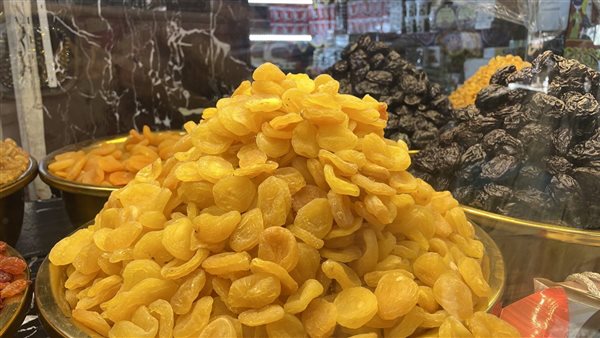 أسعار ياميش رمضان: المشمشية بـ800 جنيه والقراصيا 300 جنيه ونصائح مهمة للتسوق (فيديو وصور)