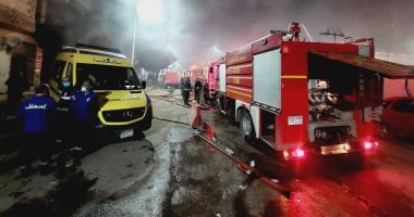 ملحمة بطولية.. الحماية المدنية تنجح فى السيطرة على حريق سرايا القبة.. إنقاذ 17 شخصا من داخل النيران.. المعاينة: الحريق التهم مصنعا و3 مخازن ملابس وأقمشة على مساحة 2500 مترا