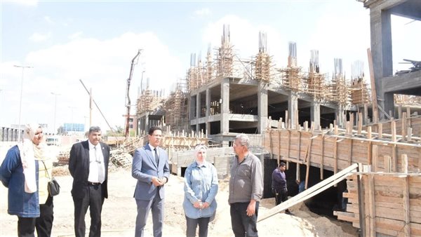 رئيس جامعة بنها يتابع معدلات تنفيذ المشروعات الجديدة بكفر سعد