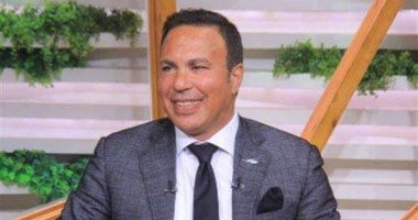 سر لقب الفيلسوف فى عيد ميلاد أيمن يونس الـ61 اليوم