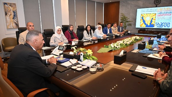 حوار مفتوح بشفافية.. محافظ جنوب سيناء يدشن أول لقاء إعلامي: المواطن في صدارة الأولويات