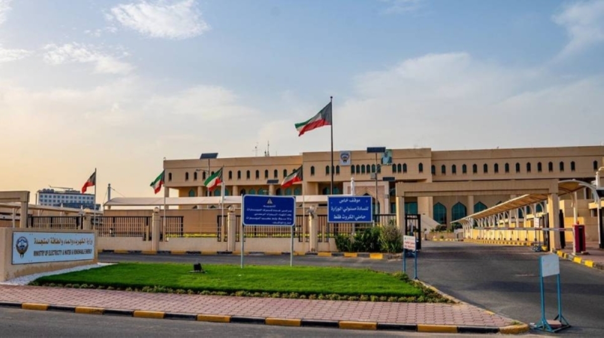 مكافآت «ممتازة» الكهرباء في حسابات مستحقيها