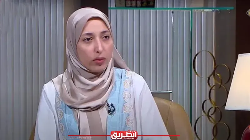 هل ارتداء السواد بعد وفاة الزوج لفترة طويلة حرام؟