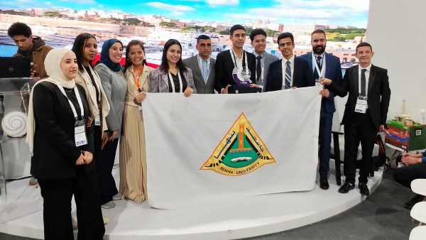 طلاب علوم بنها يفوزون بالمركز الثاني بمؤتمر مصر للطاقة للمهنيين الشباب