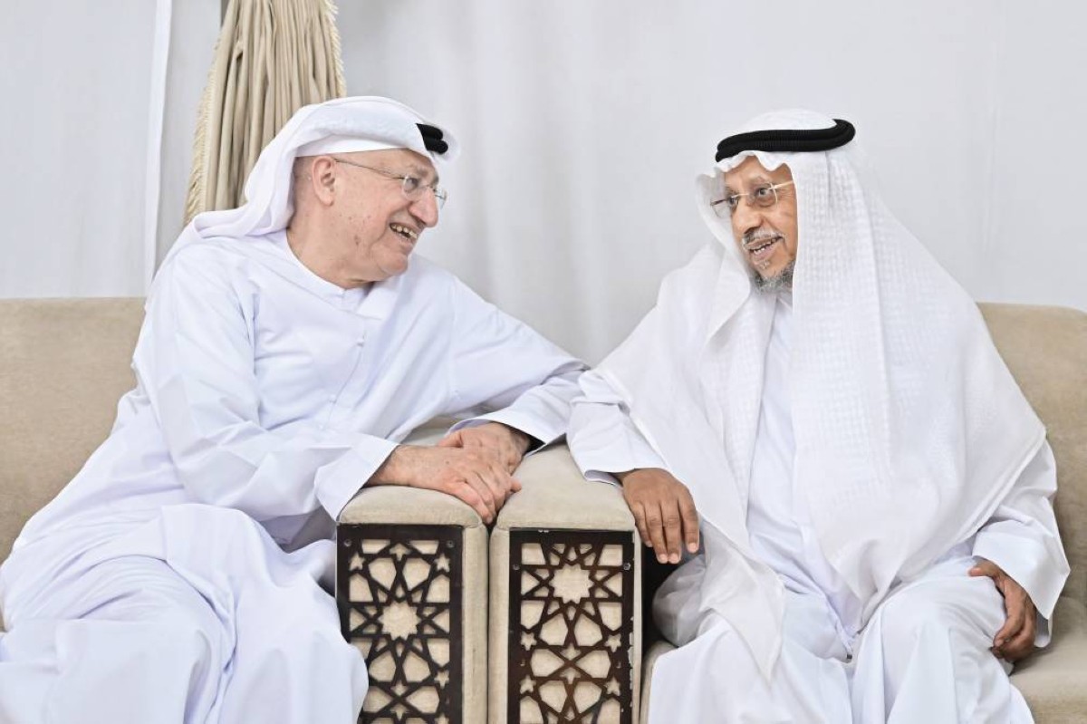 مسؤولون يقدمون واجب العزاء بوفاة عبدالرحمن المدني