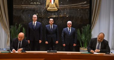 رئيس الوزراء يشهد توقيع عقد مشروع "بولي سيرف" المصرية للكيماويات بالسخنة