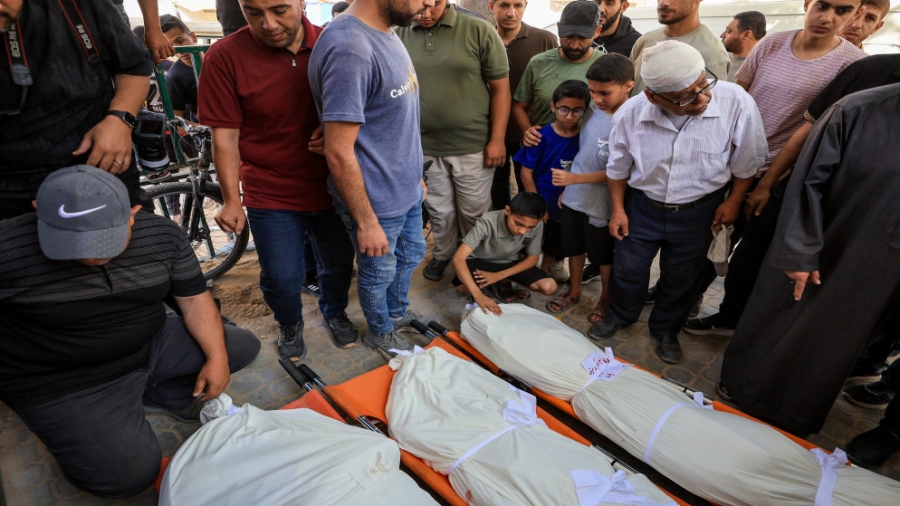 حصيلة شهداء غزة تقترب من 73 ألفاً