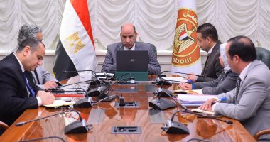 وزير العمل يؤكد على 4 مديريات تعزيز التواصل مع طالبى الوظائف