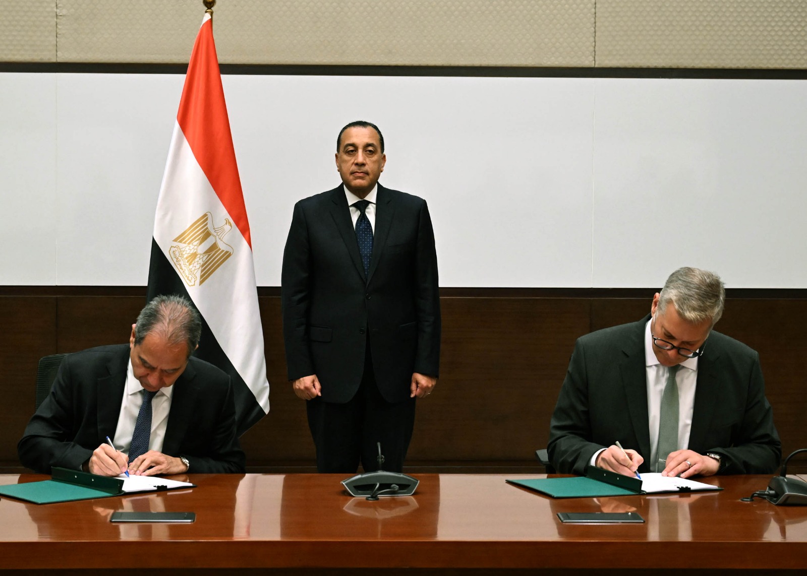 توقيع اتفاقية مصرية لإعادة تأهيل خطوط الغاز في لبنان