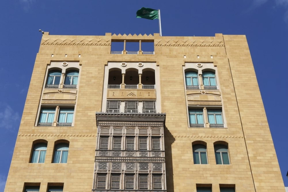 السفارة السعودية في لبنان تدعو مواطنيها للمغادرة فورًا