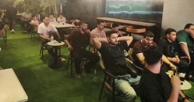 هتافات ودعوات للمصريين أثناء متابعة مباراة مصر ونيوزيلندا بمقاهى المنوفية