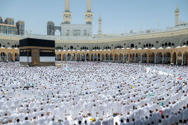 عربة السكتات الدماغية المتنقلة تنقذ حاجًا بالمنطقة المركزية في الحرم المكي
